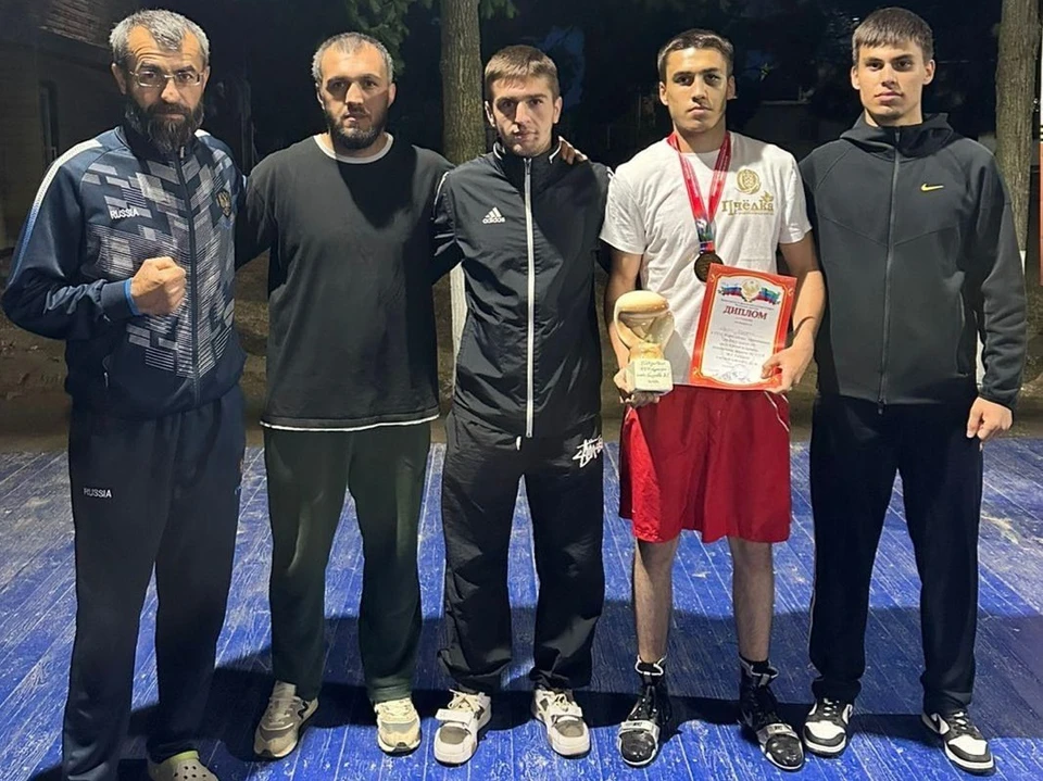 Муслим Шуадаев стал девятым воспитанником «Чемпиона», кто удостоился этого спортивного звания. Фото из телеграм-канал "Спорт Белгород".