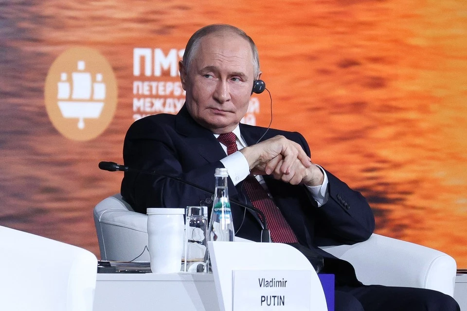 Владимир Путин: уровень бедности в РФ сократился до рекордно низких показателей. Фото: Вячеслав Викторов / РОСКОНГРЕСС.