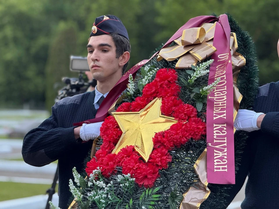 Город встретил рассвет в День памяти и скорби на Воинском мемориале.