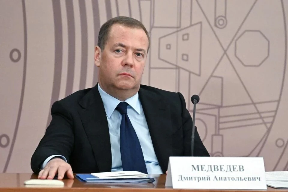 Дмитрий Медведев назвал два способа не пустить Украину в Евросоюз