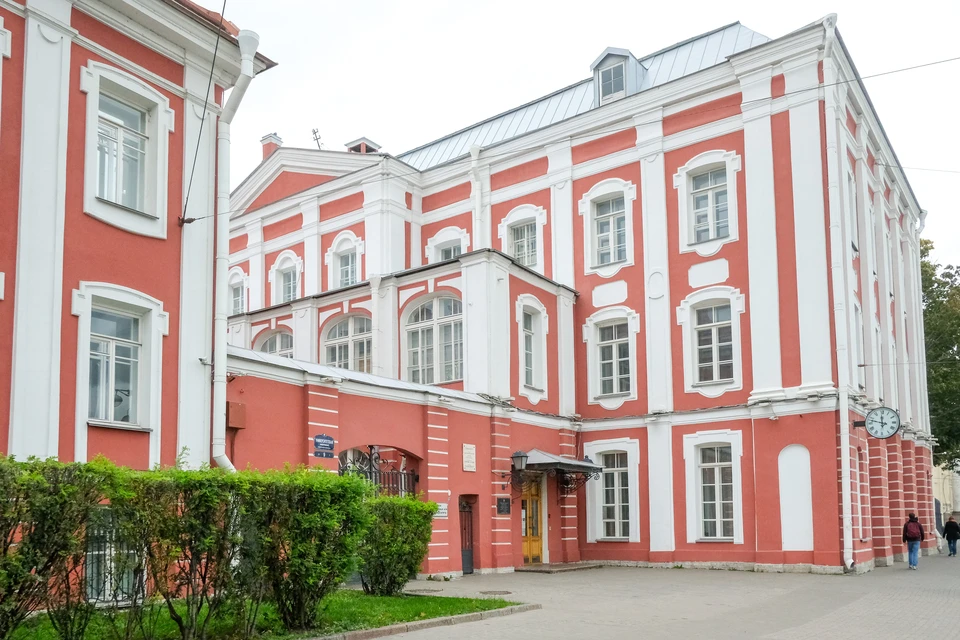 Выпускники СПбГУ в среднем зарабатывают 170 тысяч рублей.