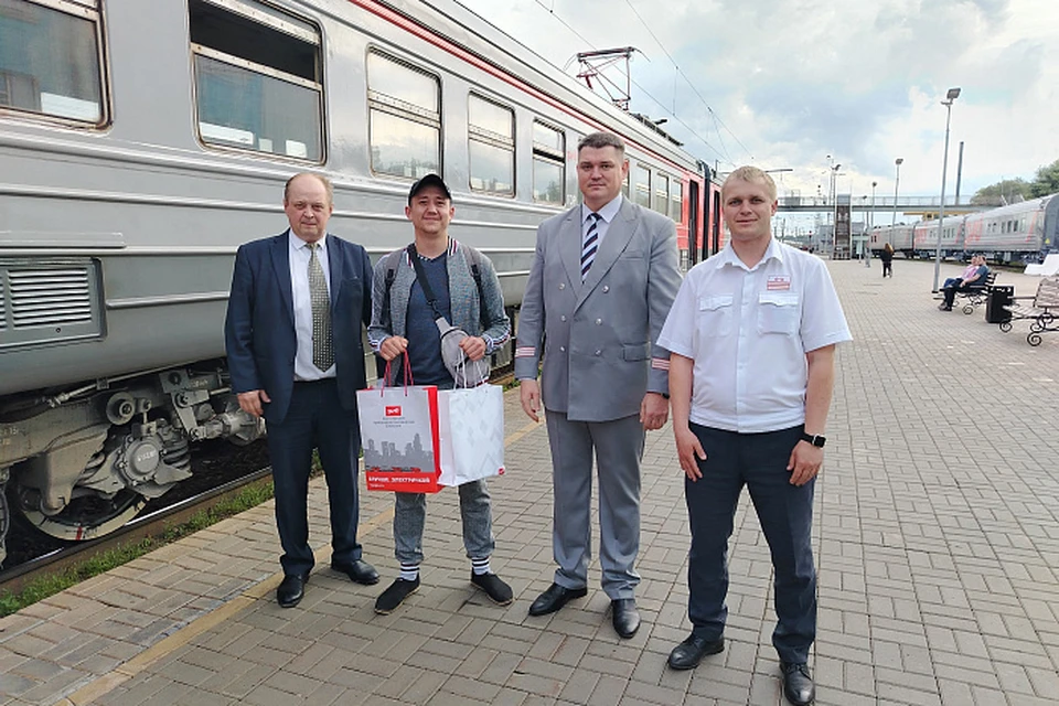 Вадим Русских поделился, что регулярно пользуется электричкой. Фото: правительство Кировской области