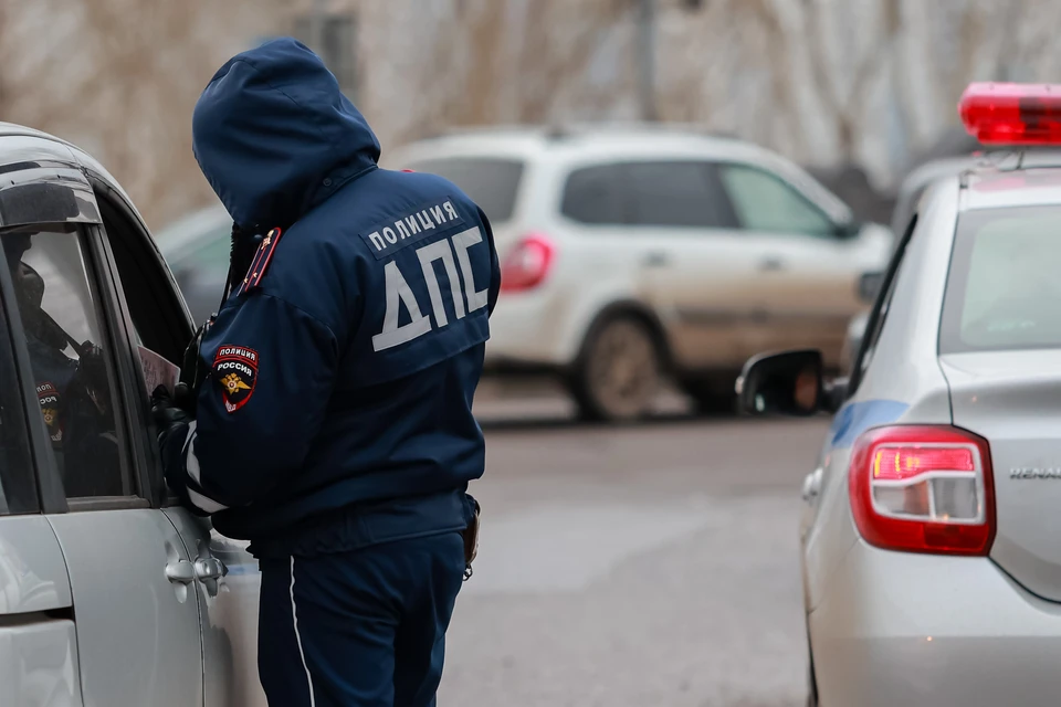Водителей убедительно просят помнить, что от каждого из них зависит безопасность на дорогах.