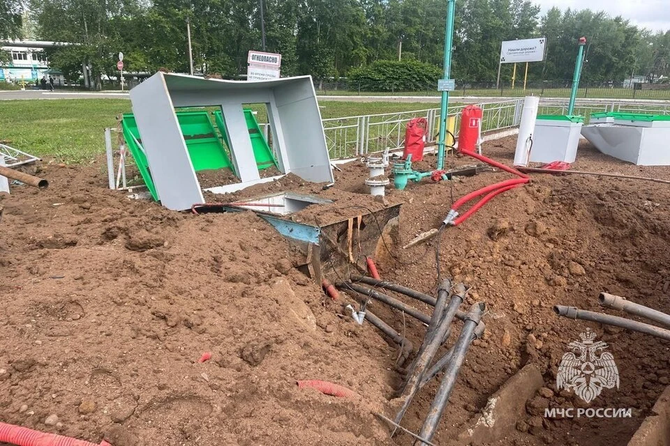 Один человек пострадал при взрыве на заправке в Нефтекамске. Фото: Telegram-канал МЧС Башкортостана