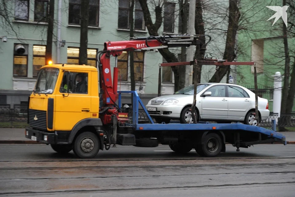Власти эвакуировали бесхозные автомобили в Минске по требованию прокуратуры. Снимок носит иллюстративный характер.