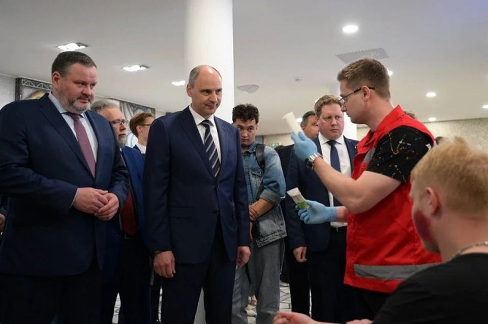 В регионе уровень безработицы составляет менее половины процента. Фото: Департамент информационной политики региона