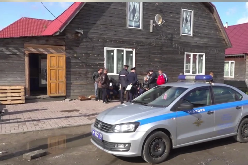 Полицейские проверили более 350 жителей поселения. Фото: пресс-служба ГУ МВД РФ по СПб и ЛО