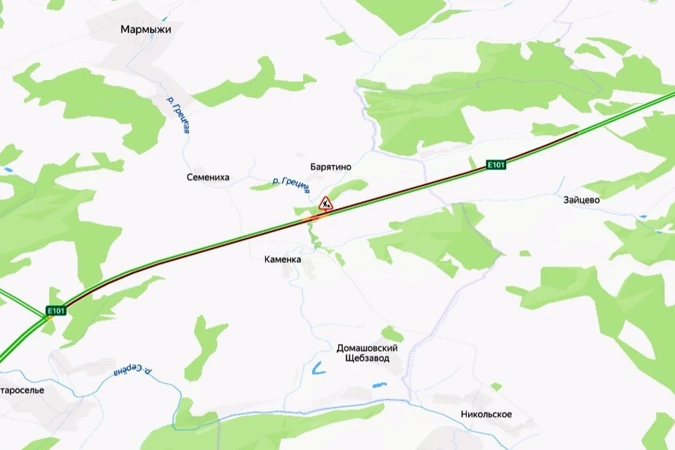 Движение на федеральной трассе парализовано из-за дорожных работ под Мещовском.