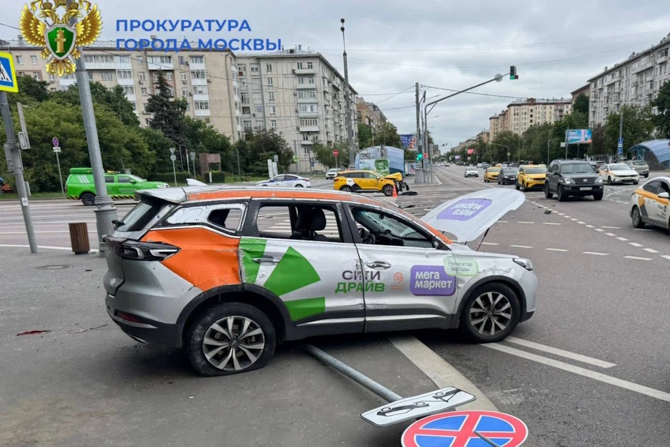 Шесть человек пострадали в ДТП на Комсомольском проспекте
