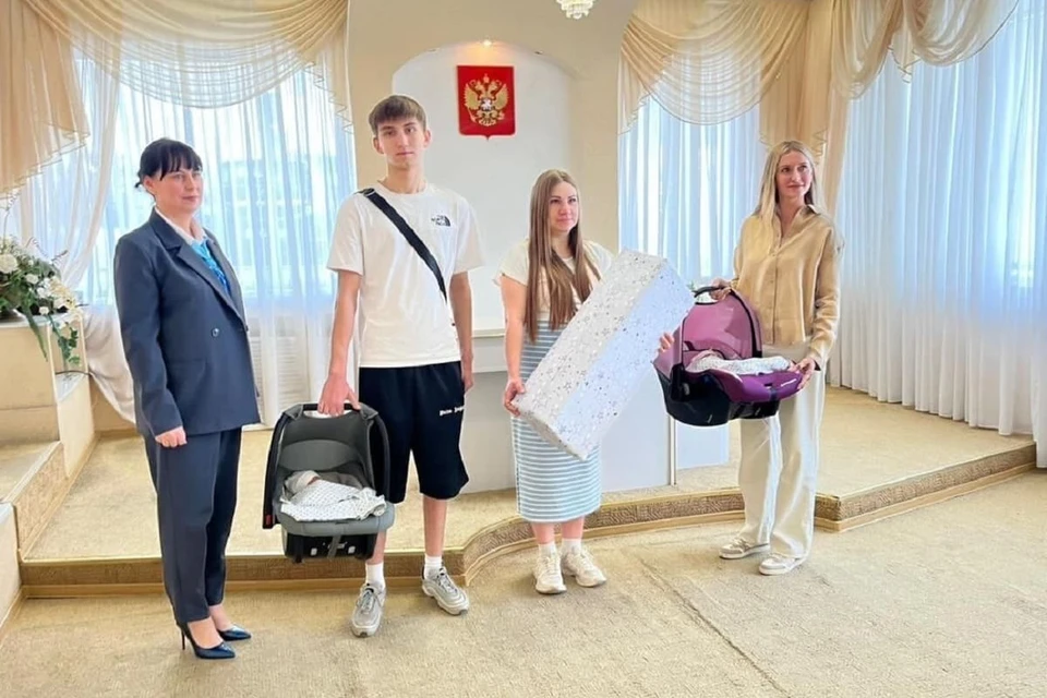 Максим мечтал о детях, но не увидел их. Фото: ЗАГС Ростовской области.