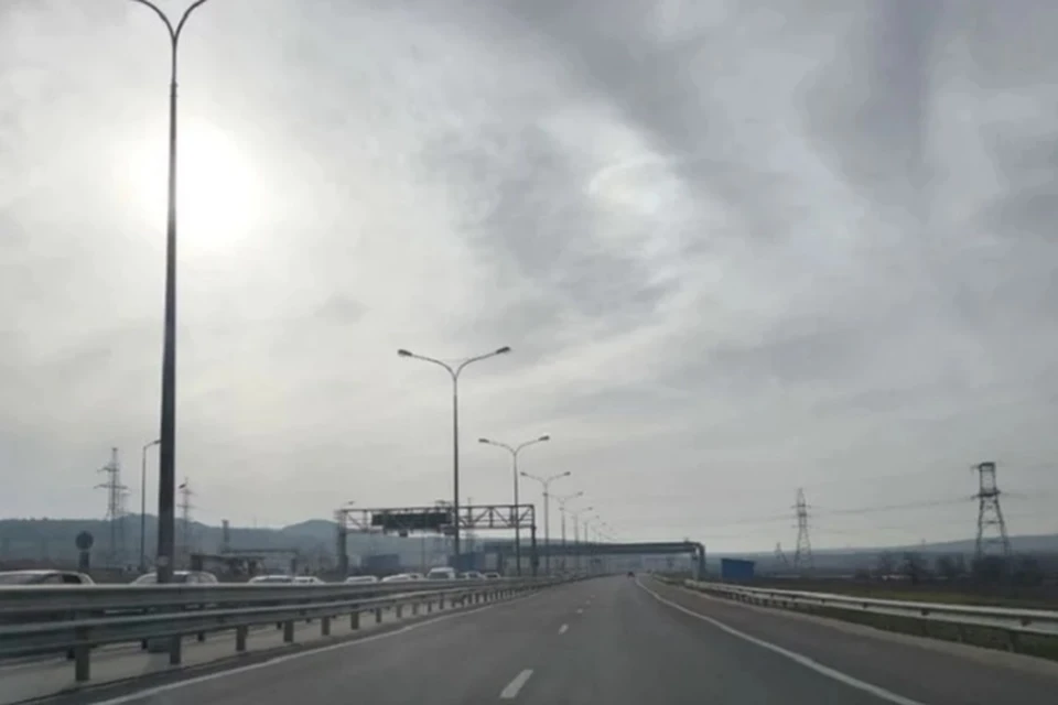 На подъезде к Крымскому мосту придется постоять.