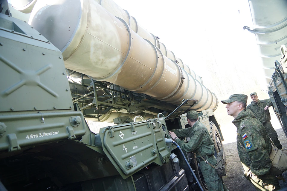 Российские силы ПВО отразили атаку беспилотников в Ростовской области.