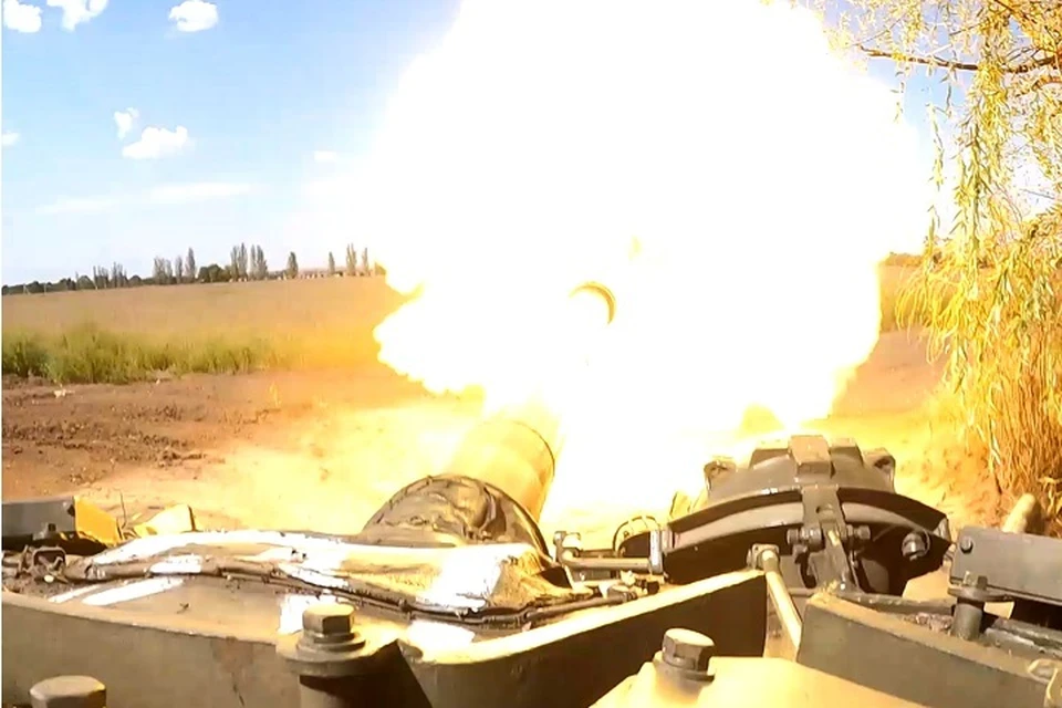 Военнослужащий из Хабаровского края провел танк через мины под обстрелом