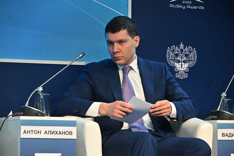Алиханов: ограничение допуска зарубежных аналогов создаст спрос на товары из РФ