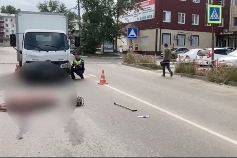 В Усолье-Сибирском 70-летний водитель грузовика насмерть сбил пешехода