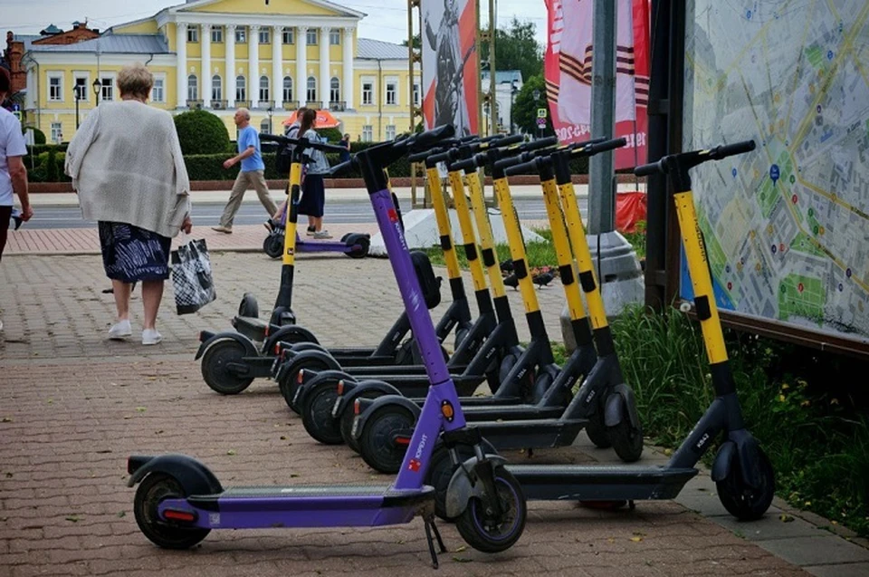 В Костроме подписали соглашение о порядке использования и парковки электросамокатов. ФОТО: администрация Костромы