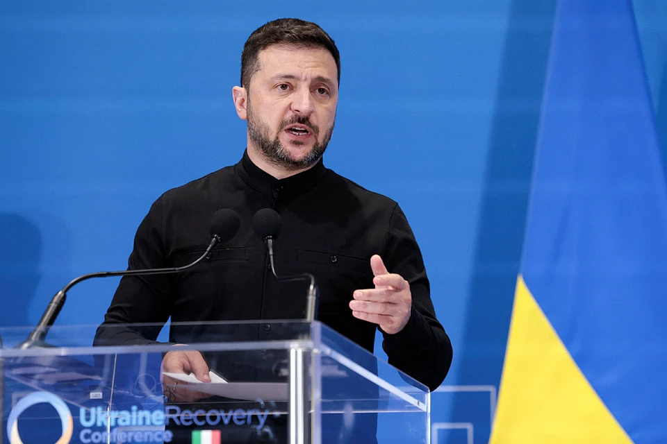 Как всякий артист, Зеленский в душе всегда жаждал признания публики, аплодисментов, цветов