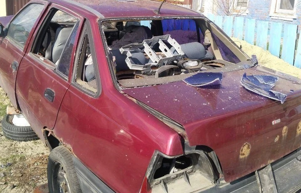 В Шебекинском округе в селе Новая Таволжанка дрон ВСУ нанес целенаправленный удар по легковому автомобилю.