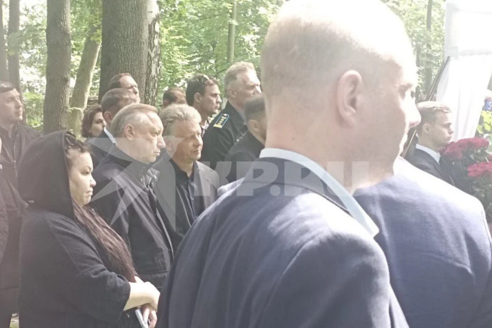 Губернатор Санкт-Петербурга Беглов поклонился у могилы Романа Старовойта