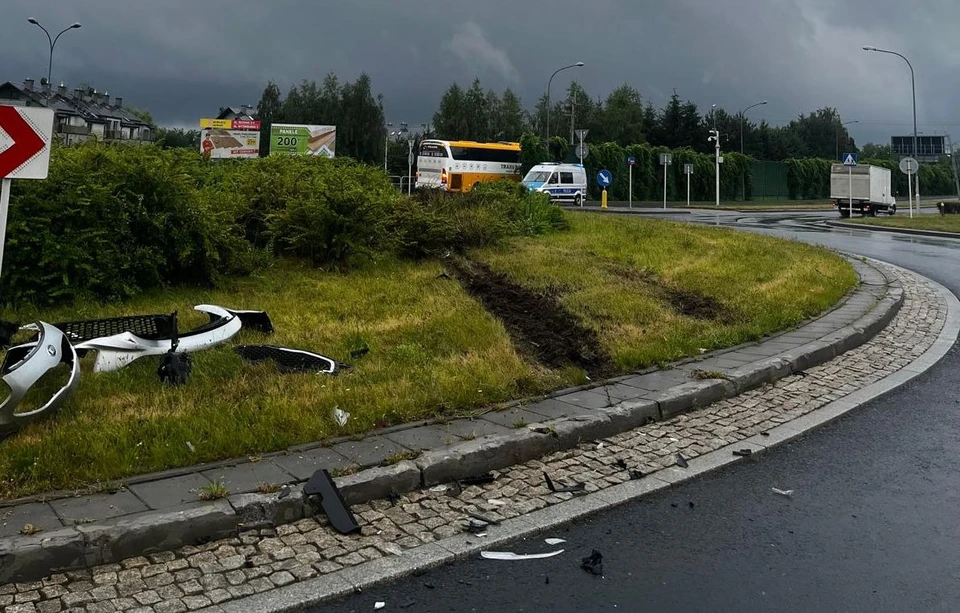 Автобус с белорусами попал в аварию в Польше, не уступив дорогу легковому авто. Фото: podkarpacka.policja.gov.pl