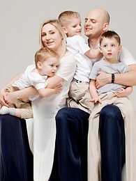 Всё о выплатах и льготах для родителей в 2025 году