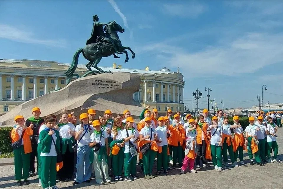 Школьники Мариуполя увидели достопримечательности Санкт-Петербурга. Фото: «Возродим Донбасс»