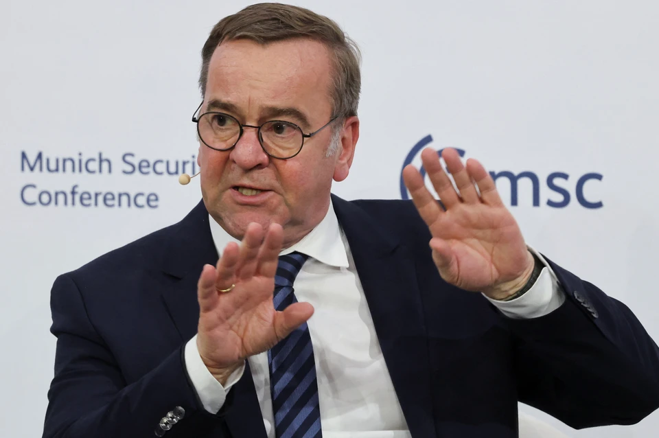 Министр обороны ФРГ заявил, что системы ПВО из Германии дойдут до Украины не раньше, чем через несколько месяцев.