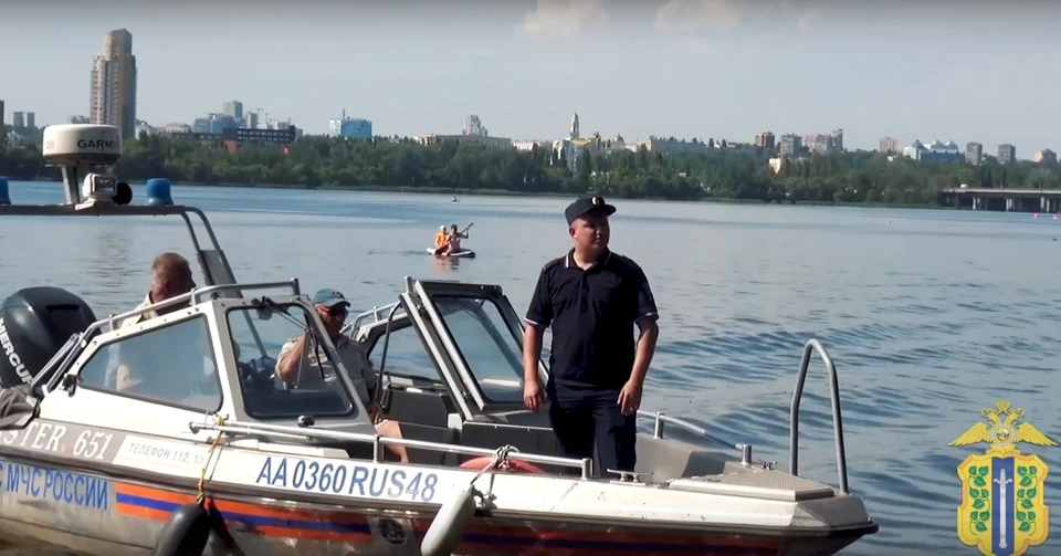 Полицейские и спасатели призывают липчан соблюдать меры безопасности, чтобы избежать возможной трагедии. Скриншот видео, предоставленного УМВД России по Липецкой области.