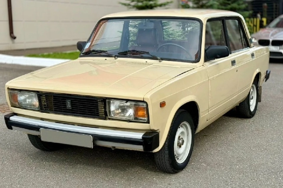 ВАЗ-2105 выпускался на Волжском автозаводе с 1980 по 2010 год. Фото: avito.ru