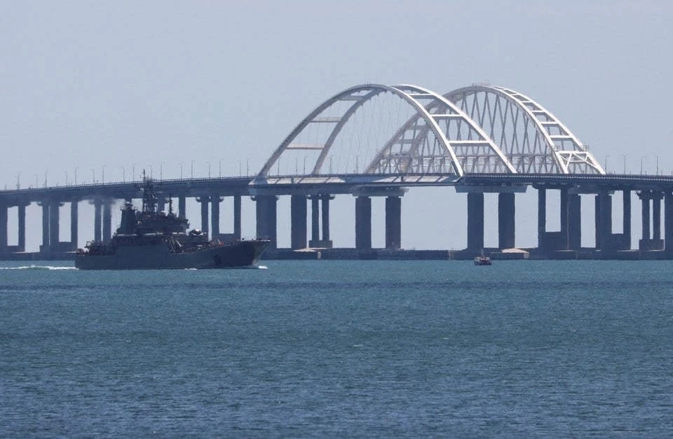 В очереди перед Крымским мостом со стороны Кубани стоят 993 авто
