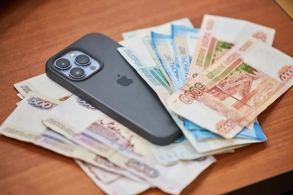 Мошенники напугали медика из Коми уголовным делом и украли у нее 3,8 млн рублей