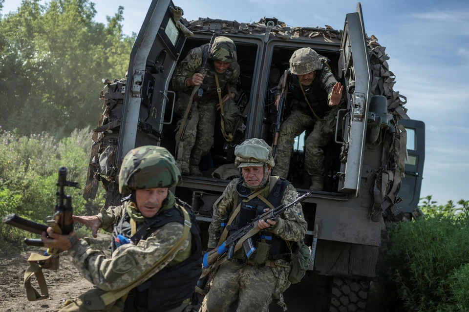 Украинские командиры обещают солдатам за успешное выполнение боевых задач "девочек и баню".
