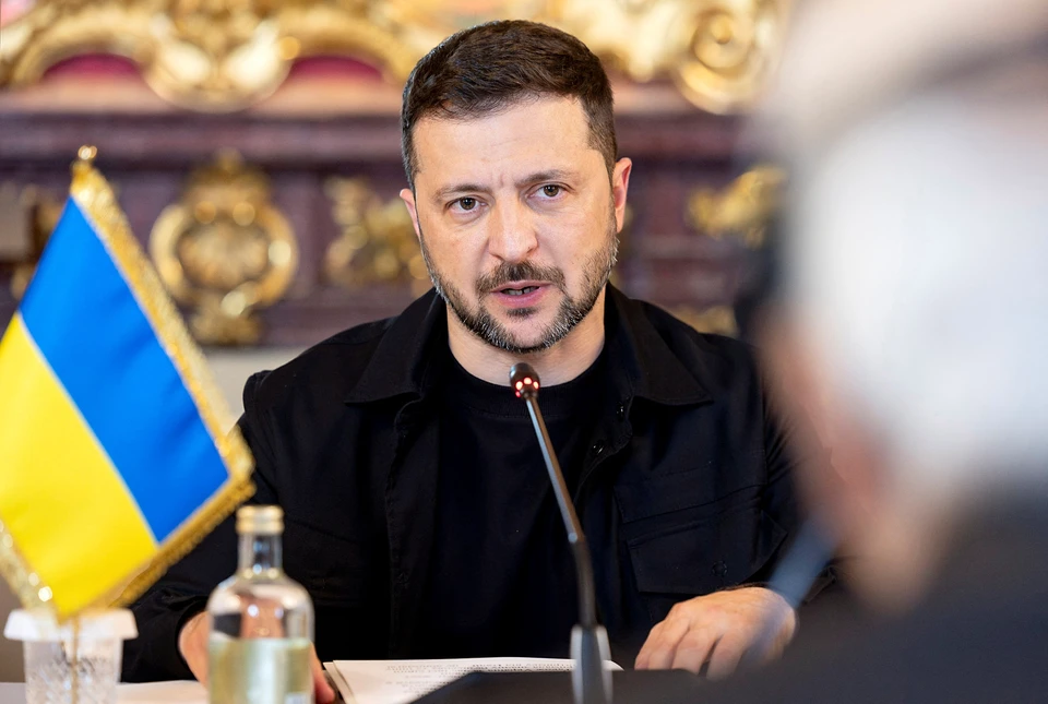 Politico назвала администрацию Зеленского разрушительным врагом своей страны