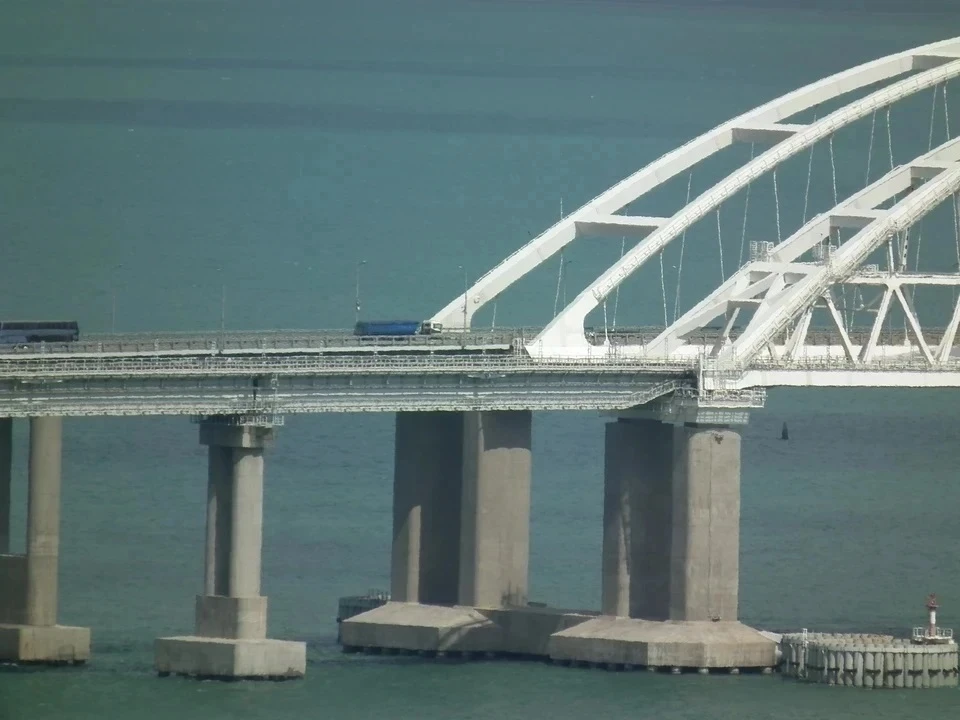 В очереди перед Крымским мостом с обеих сторон стоят 1510 авто