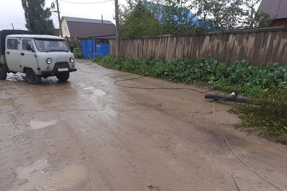 В Олекминске водитель грузовика оставил без света 150 человек. Фото: ПАО «Якутскэнерго»