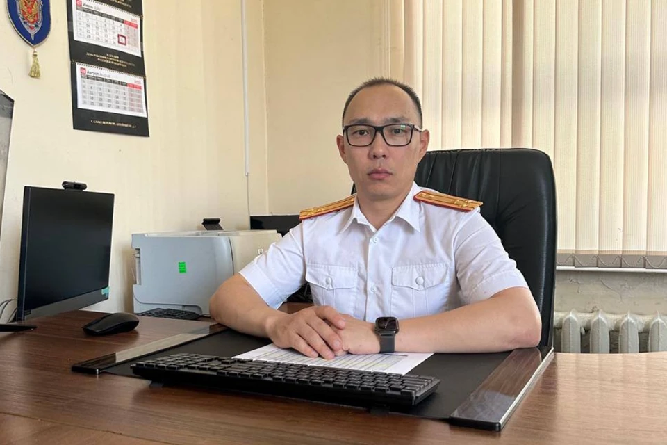 Руководитель Ленинградского следственного отдела на транспорте Марат Купеев рассказал о деле, превратившемся в настоящую операцию по поимке локомотивного взяточника. Фото: предоставлено "КП"