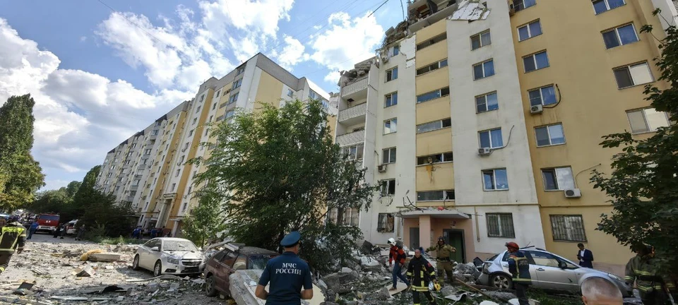 Глава МЧС Куренков прибыл в Саратов, где в многоэтажке произошел взрыв газа Фото: Telegram-канал Романа Бусаргина