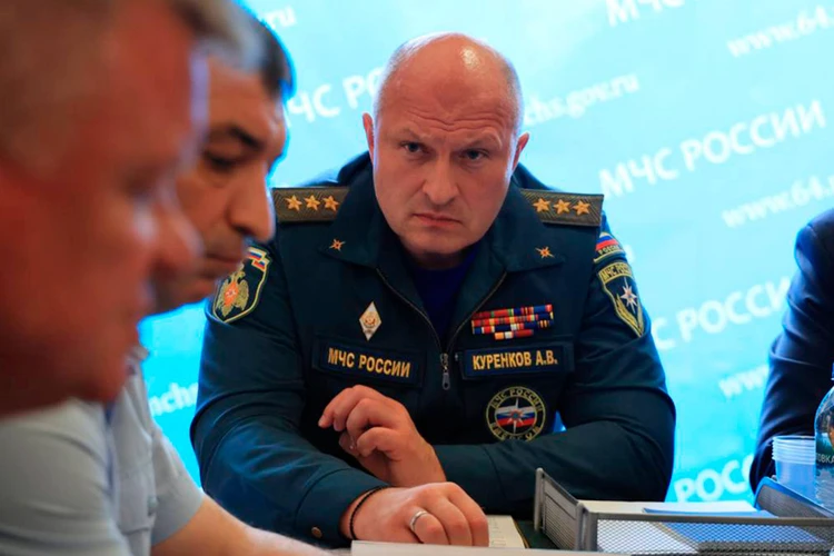 Александр Куренков: Работы на месте обрушения не останавливать ни на минуту!