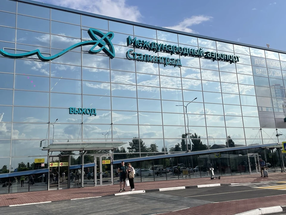Самолет посадили в аэропорту Волгограда.