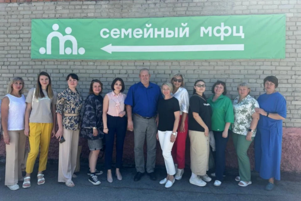 Бригады соцработников выезжали в сельские районы. Фото: Пресс-служба правительства Новосибирской области