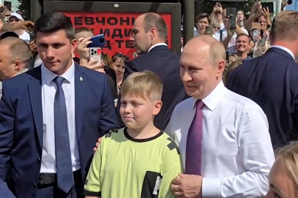 Владимир Путин пообщался с петербуржцами. Фото: t.me/news_kremlin