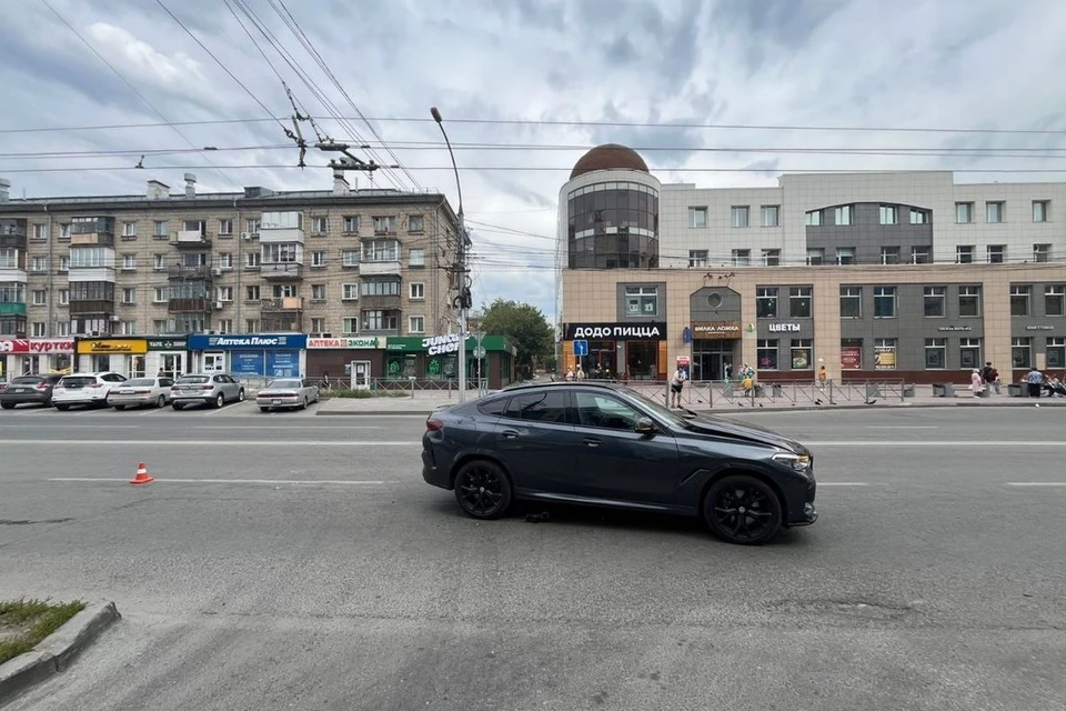 17-летний парень на электросамокате врезался в иномарку в Новосибирске. Фото: ГАИ Новосибирской области