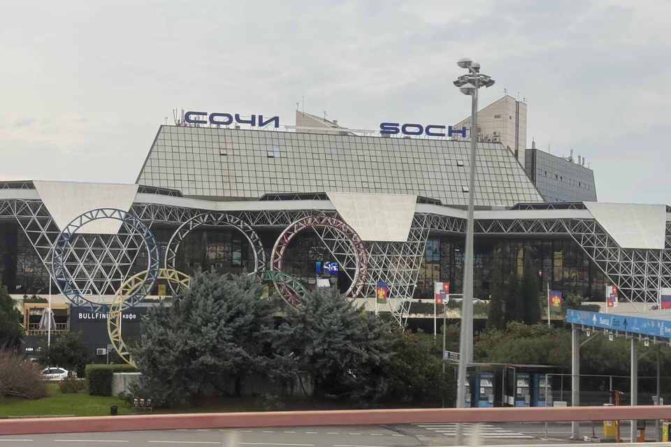 Восемь рейсов из Сочи задержаны более чем на два часа
