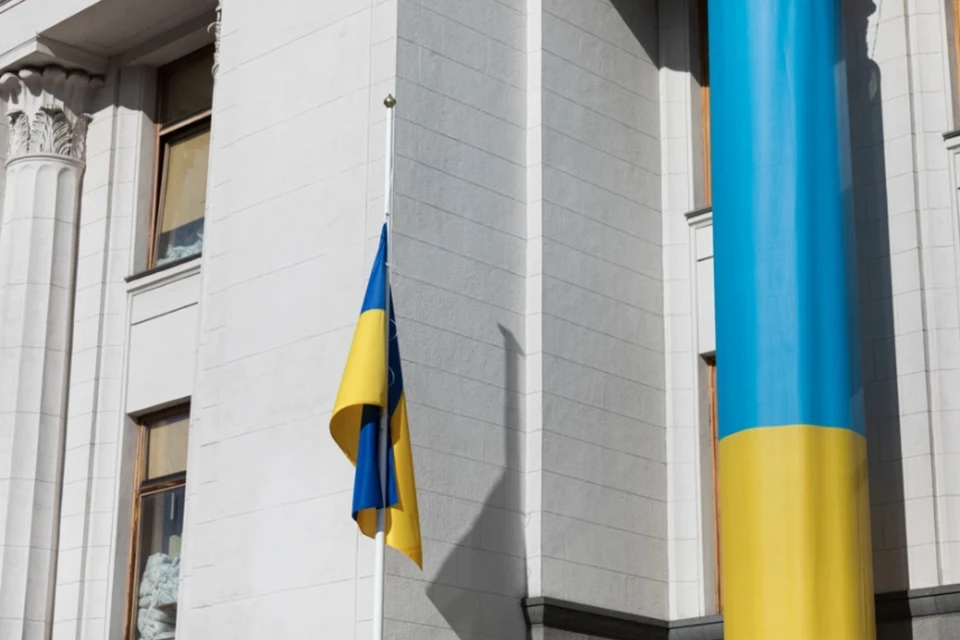 Экс-разведчик Риттер: Западные страны взяли народ Украины в заложники