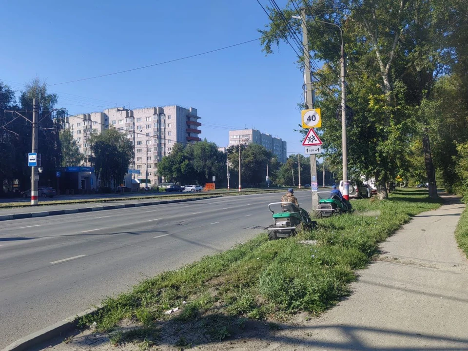 Ульяновцы используют тракторы «Кайман» для скоса травы. ФОТО: Центр по благоустройству и озеленению Ульяновска