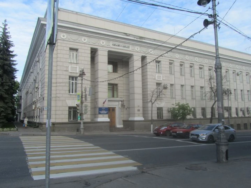 От удара мотоциклиста выбросило на "встречку", сказали в УМВД