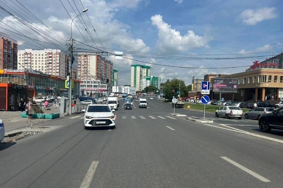 Ребёнка госпитализировали с травмами, ГИБДД выясняет обстоятельства ДТП. Фото: ГАИ Новосибирска.