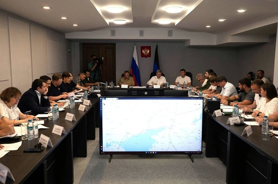 Вице-премьер России провел совещание по социально-экономическому развитию ДНР. Фото: ТГ/Хуснуллин