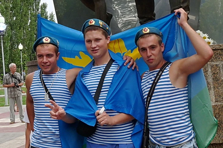 Выходные в Воронеже: День ВДВ, кино в парке, джаз во дворце, ситцы в музее