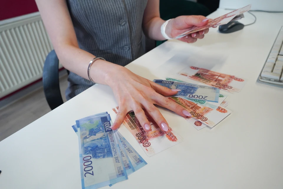 Женщина, работавшая бухгалтером, получила лишь 5,4 тысячи рублей вместо положенных 110 тысяч